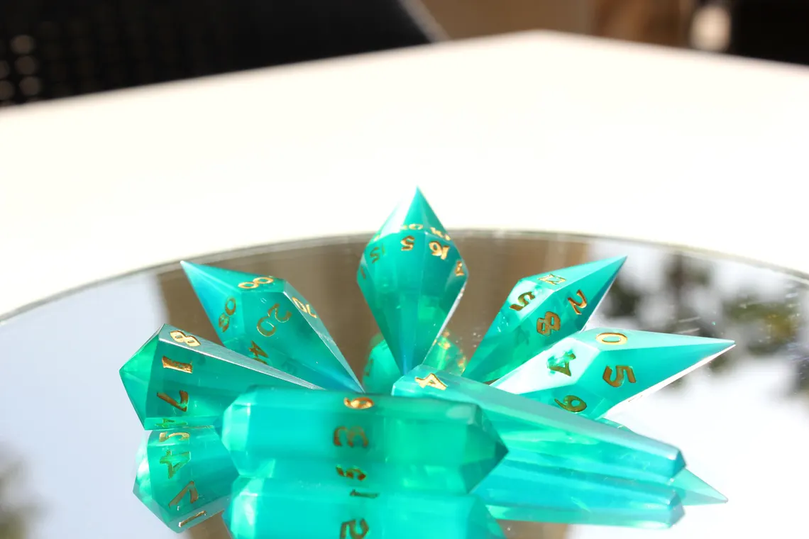 Emerald Green Translucent Crystal DnD Dice Set Handmade & Unique - Görsel 20