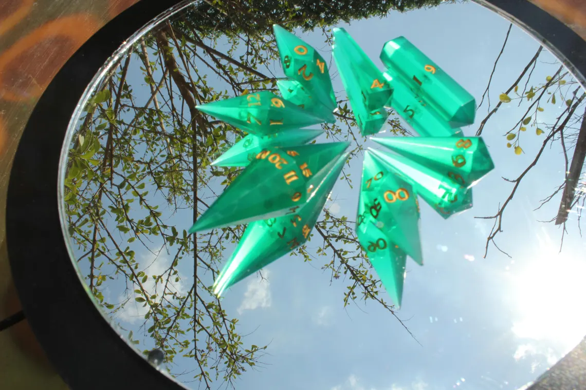 Emerald Green Translucent Crystal DnD Dice Set Handmade & Unique - Görsel 12